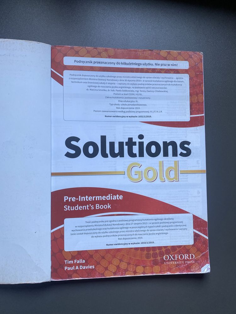 SOLUTIONS GOLD pre-intermediate - oxford