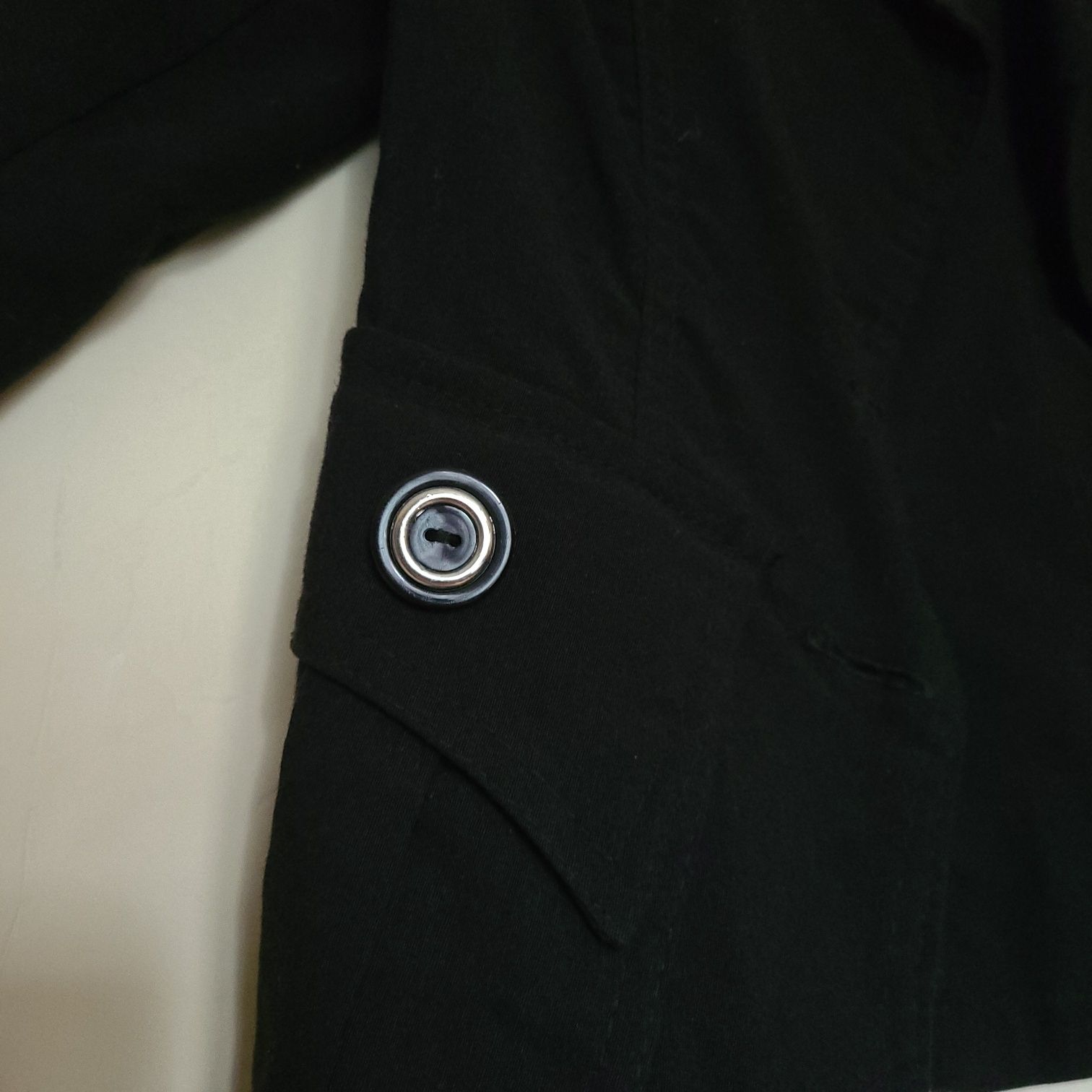 Піджак чорний, класичний, в ідеальному стані, одягався кілька разів.