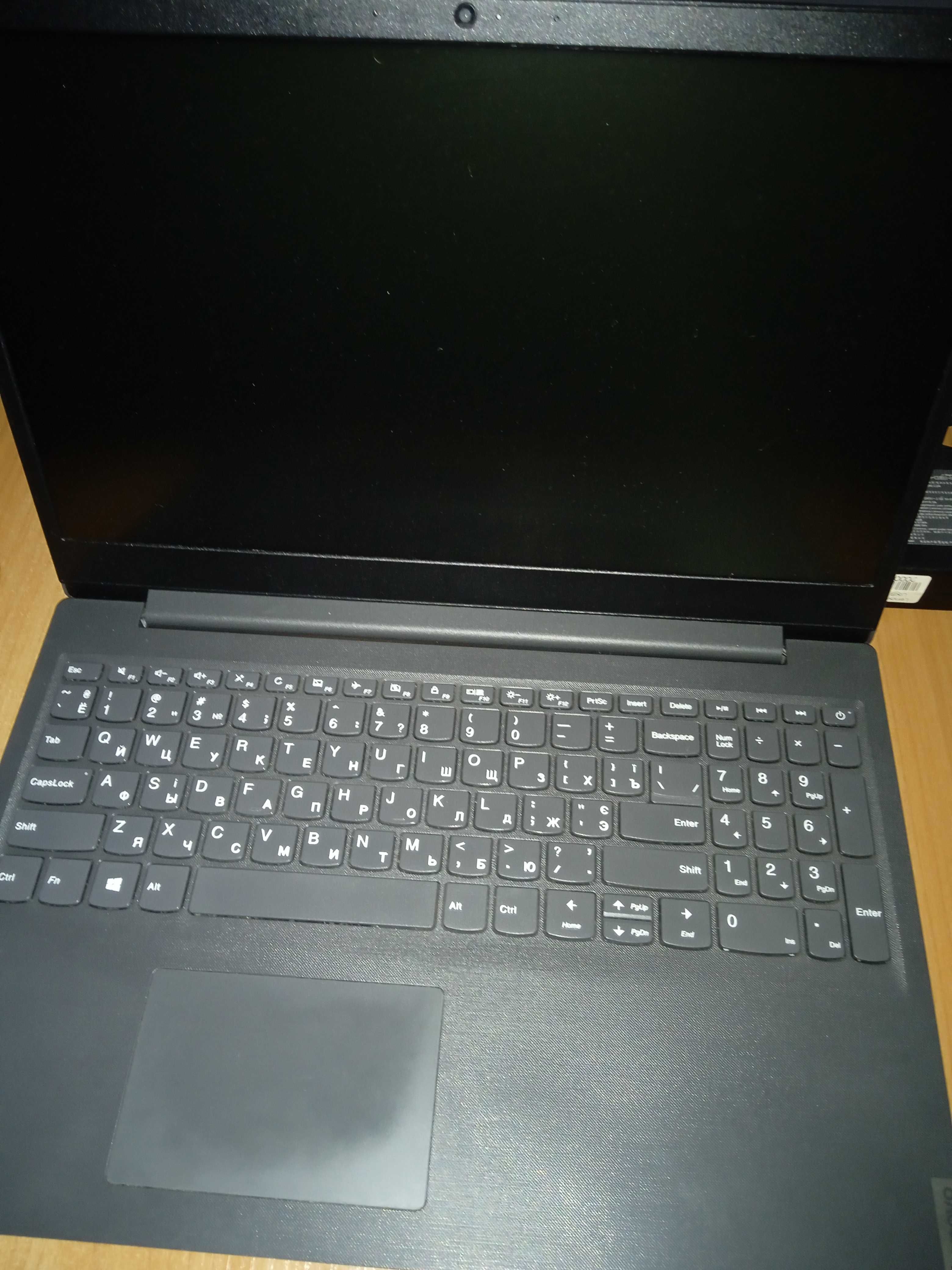 Ноутбук 2022 года Lenovo V15 82C7008TRA, 2 ядра, 4 Гб, SSD 256 Гб