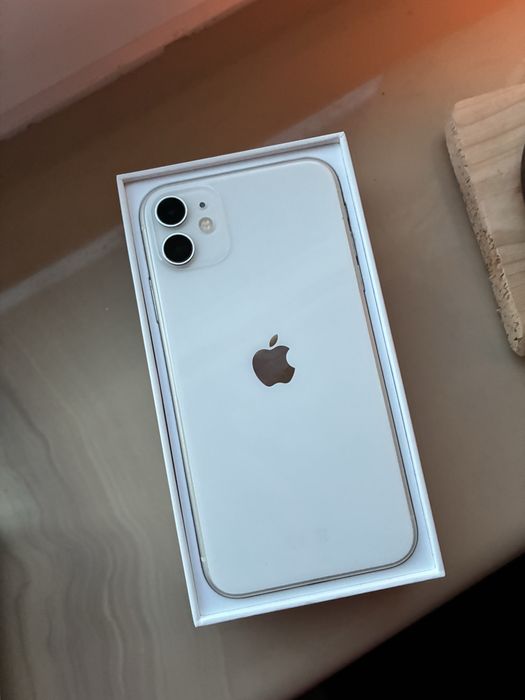 iPhone 11 - biały