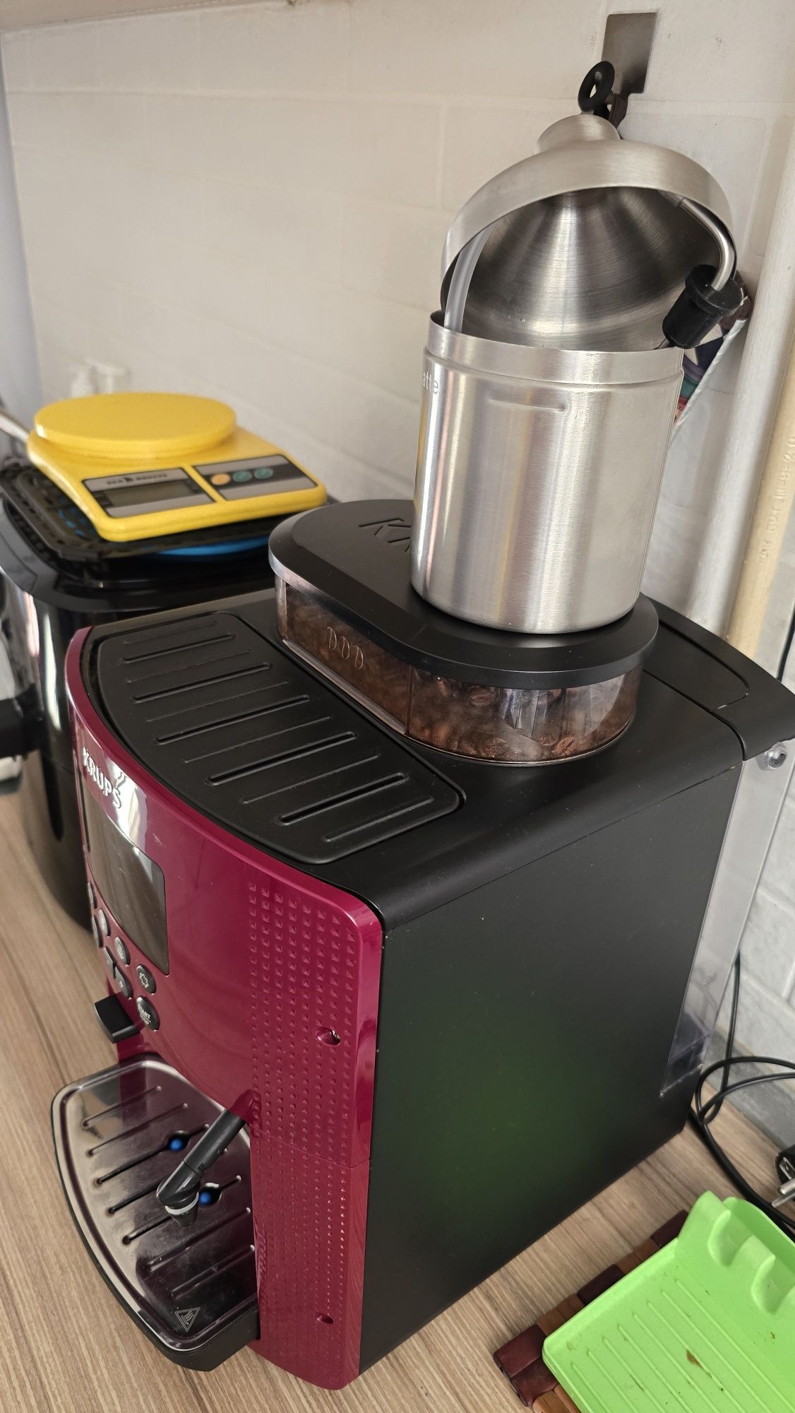 Кофемашина KRUPS Essential EA816570