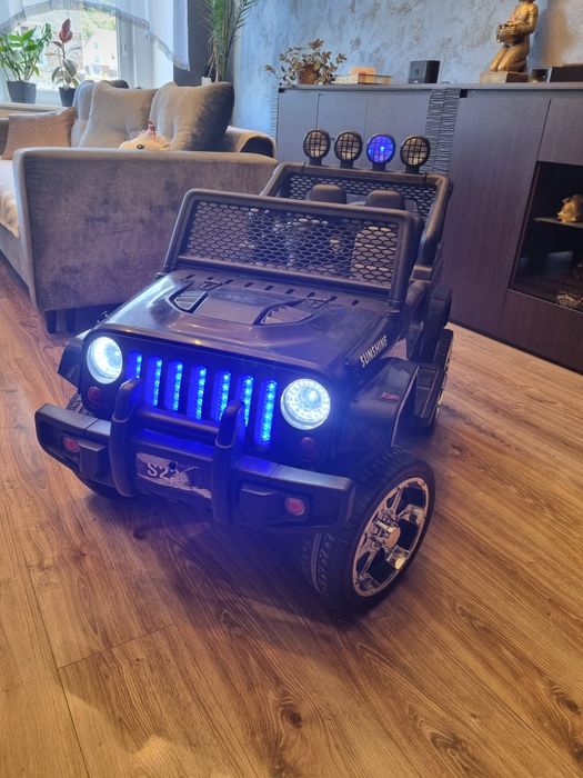 Jeep na akumulator 4x4