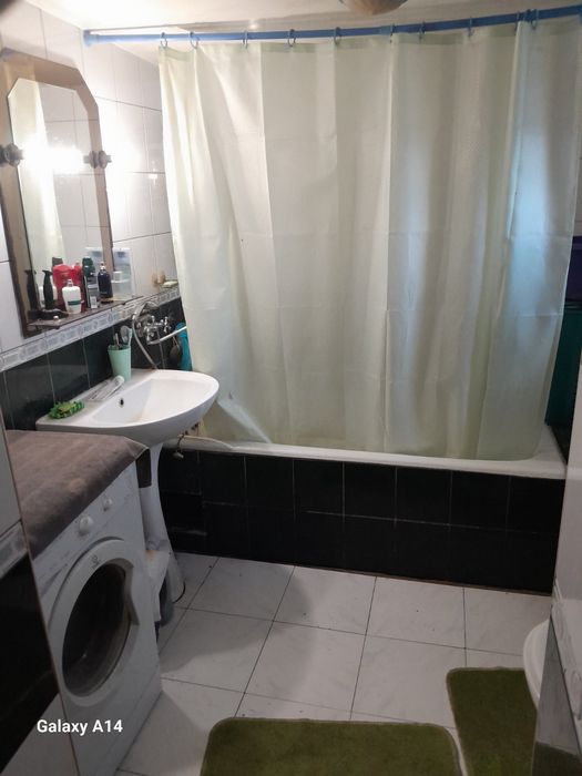 Будинок в самому центрі селища Рокитне Київської області