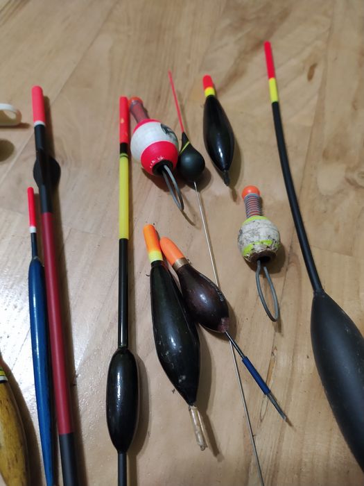 Zestaw spławików oraz bombek