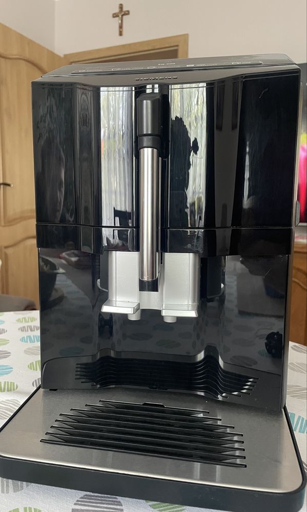 Ekspres Siemens EQ300 TF301E19