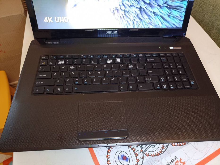 Большой ноутбук Asus 17-18" екран.320Gb+8 GB.Windows 10Pro/2часа батар