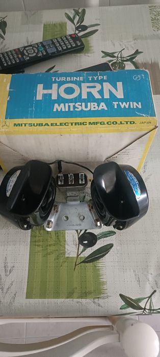 Buzina de carro 
Mitsuba twin, turbine type
Entrego em mão na zona dos