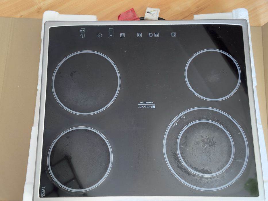 Plyta elektryczna, ceramiczna do zabudowy Ariston