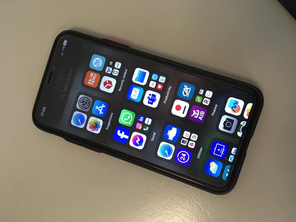 IPhone X 256gb etui