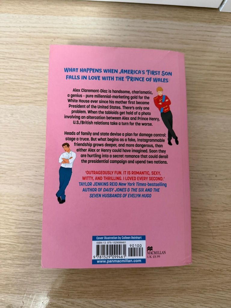 Livro em inglês de Casey McQuiston- Red, White & Royal Blue