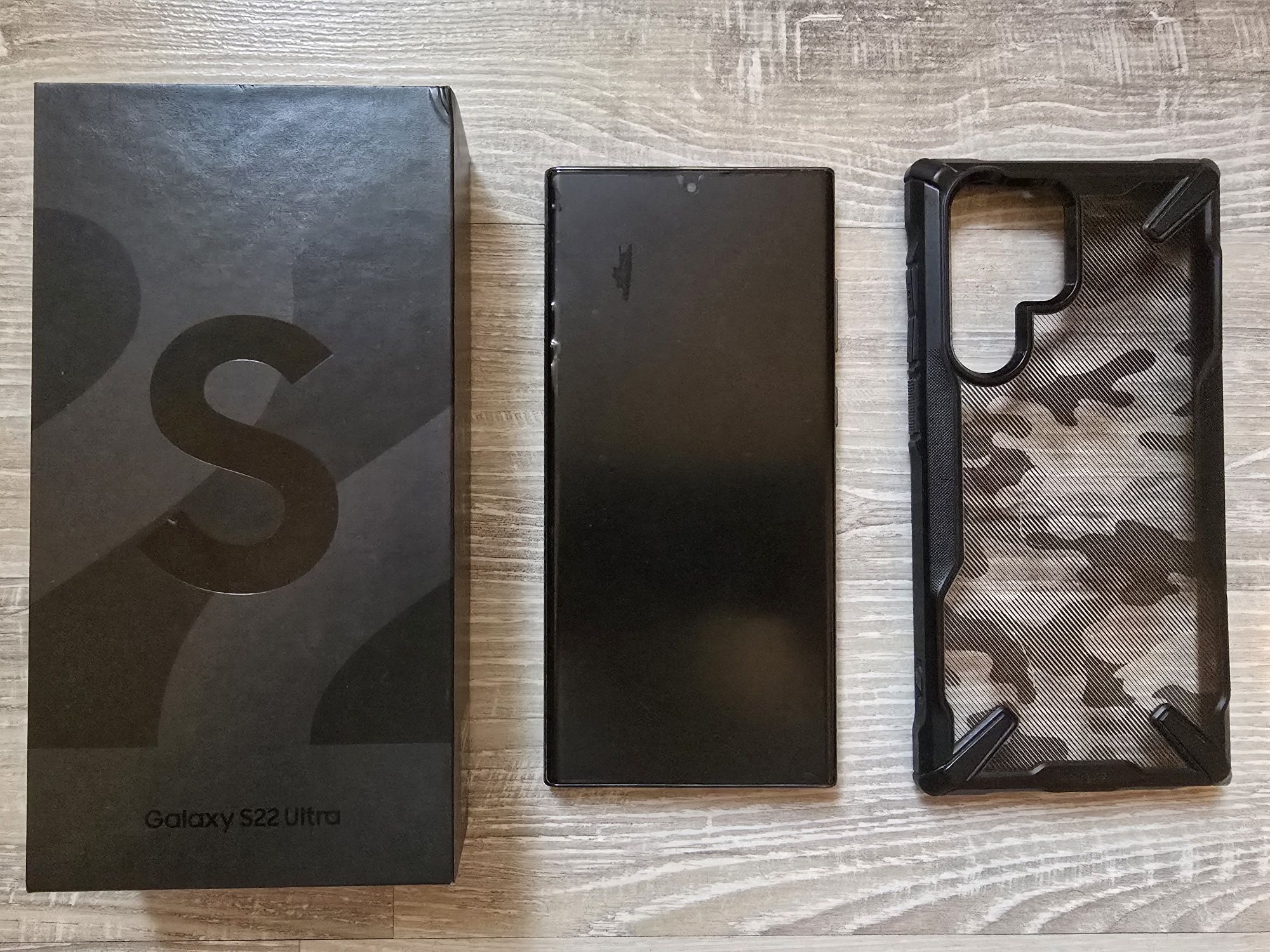 Samsung S22 Ultra 12/256GB + etui Ringke