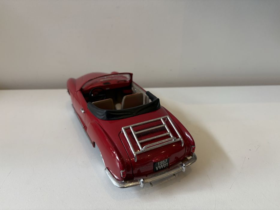Model Volkswagen Karmann Ghia 1:18 Solido (bburago maisto welly)
