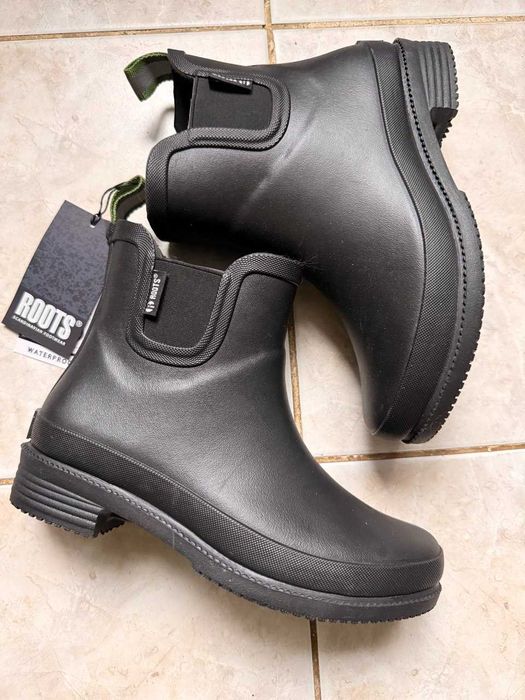 Класичні укорочені резинові жіночі чоботи