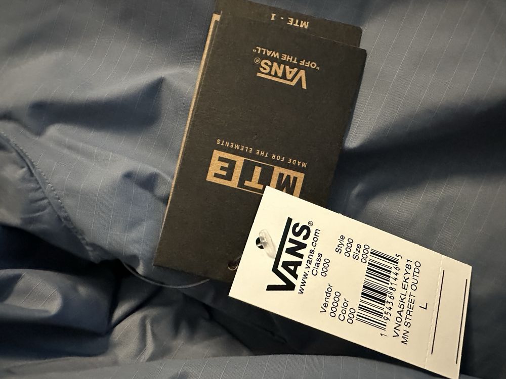 Blusão  homem Vans L novo