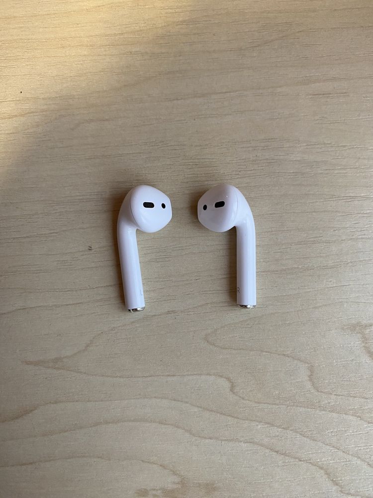 Навушники AirPods