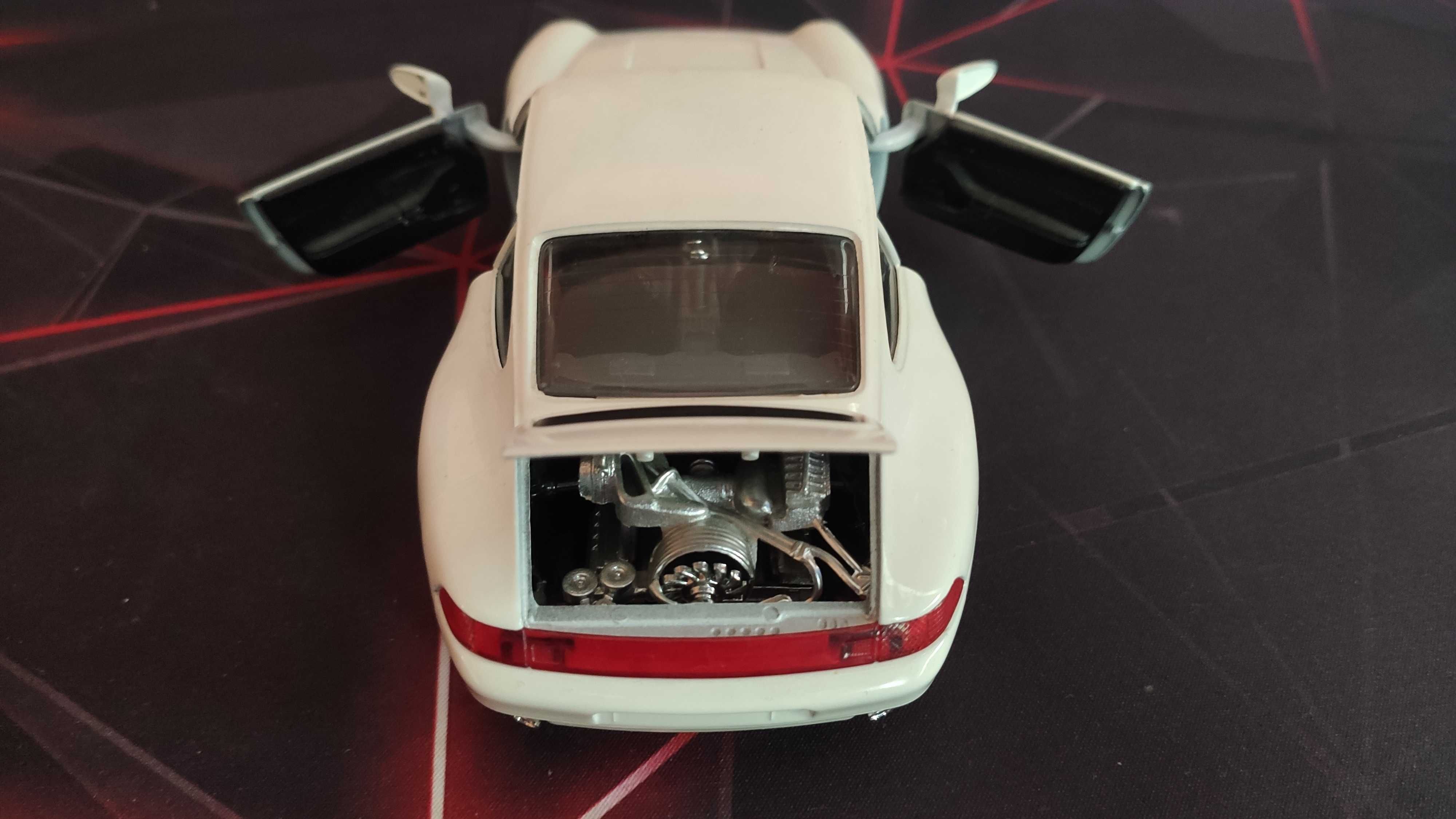 Bburago Porsche 911 Carrera 1993 1/24