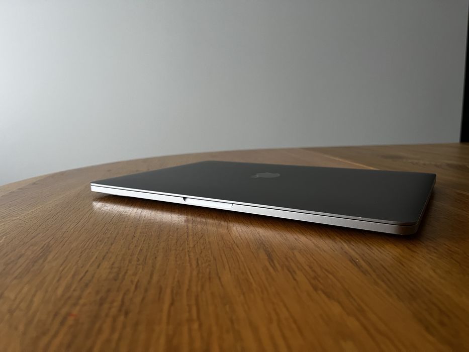 MacBook Pro 13” m1 8/256 2020