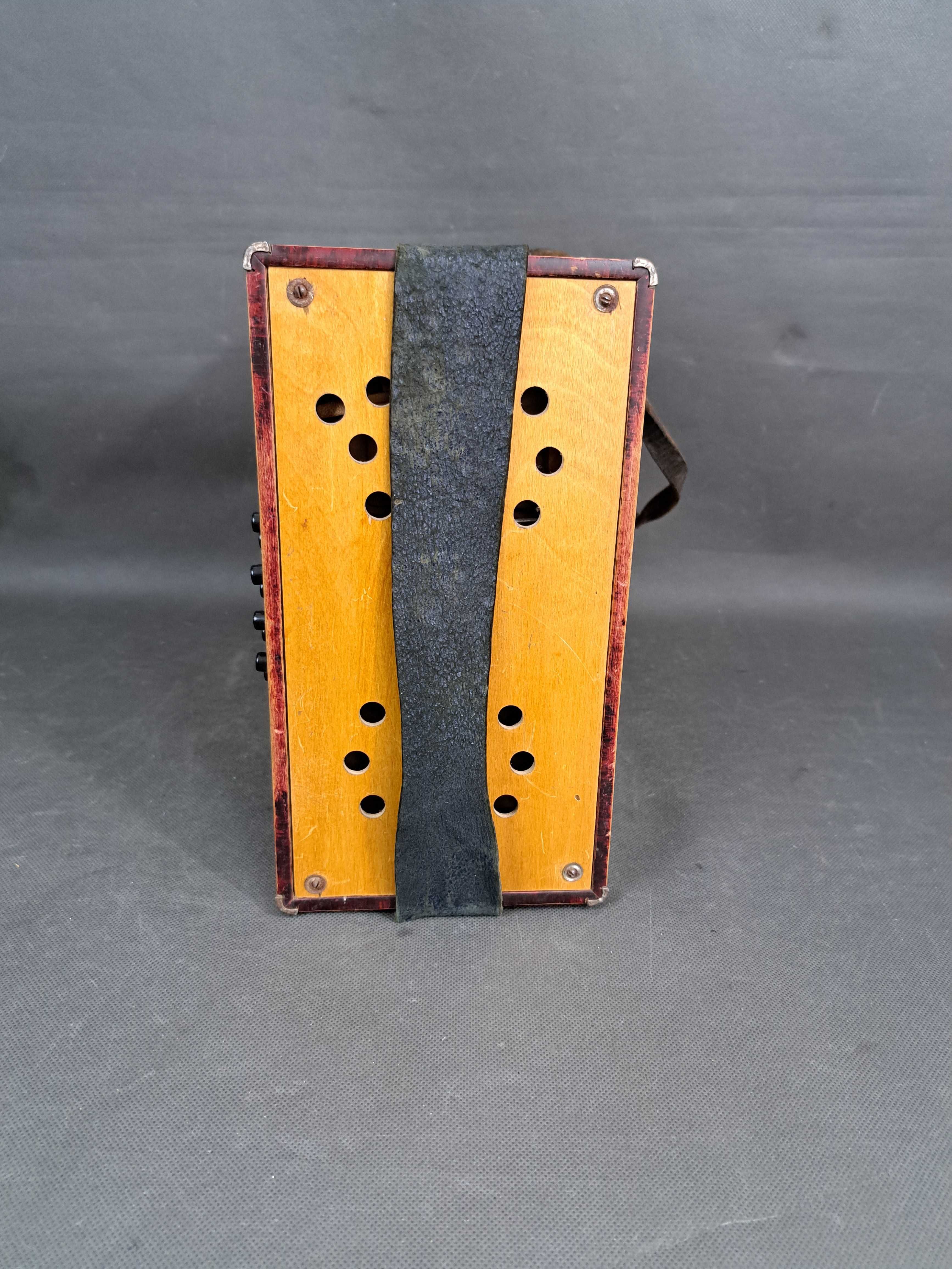 Stary akordeon guzikowy, harmonia, harmoszka Metropol Accordeon