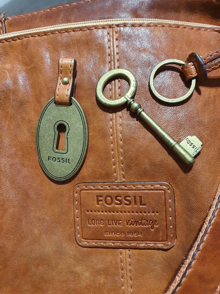 Torebka  Fossil skóra  naturalna