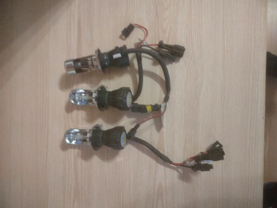 Бі ксенонові лампи та блок розпалювання