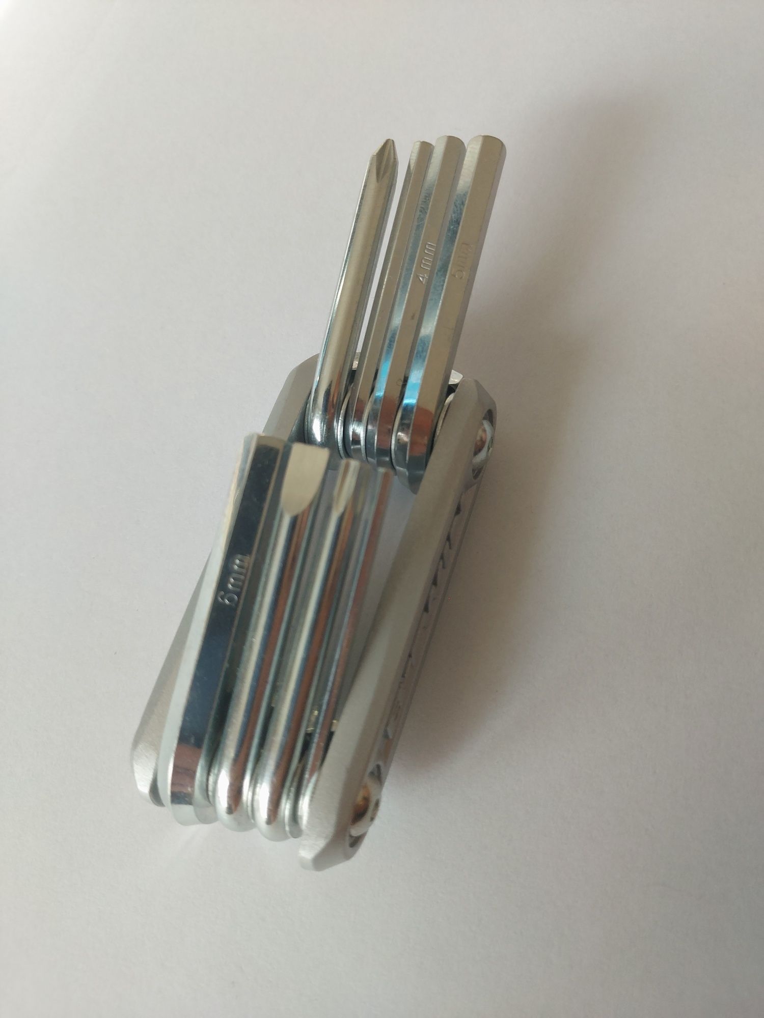 Narzędzie wielofunkcyjne 8w1 rowerowe Multitool imbusy torx śrubokręt