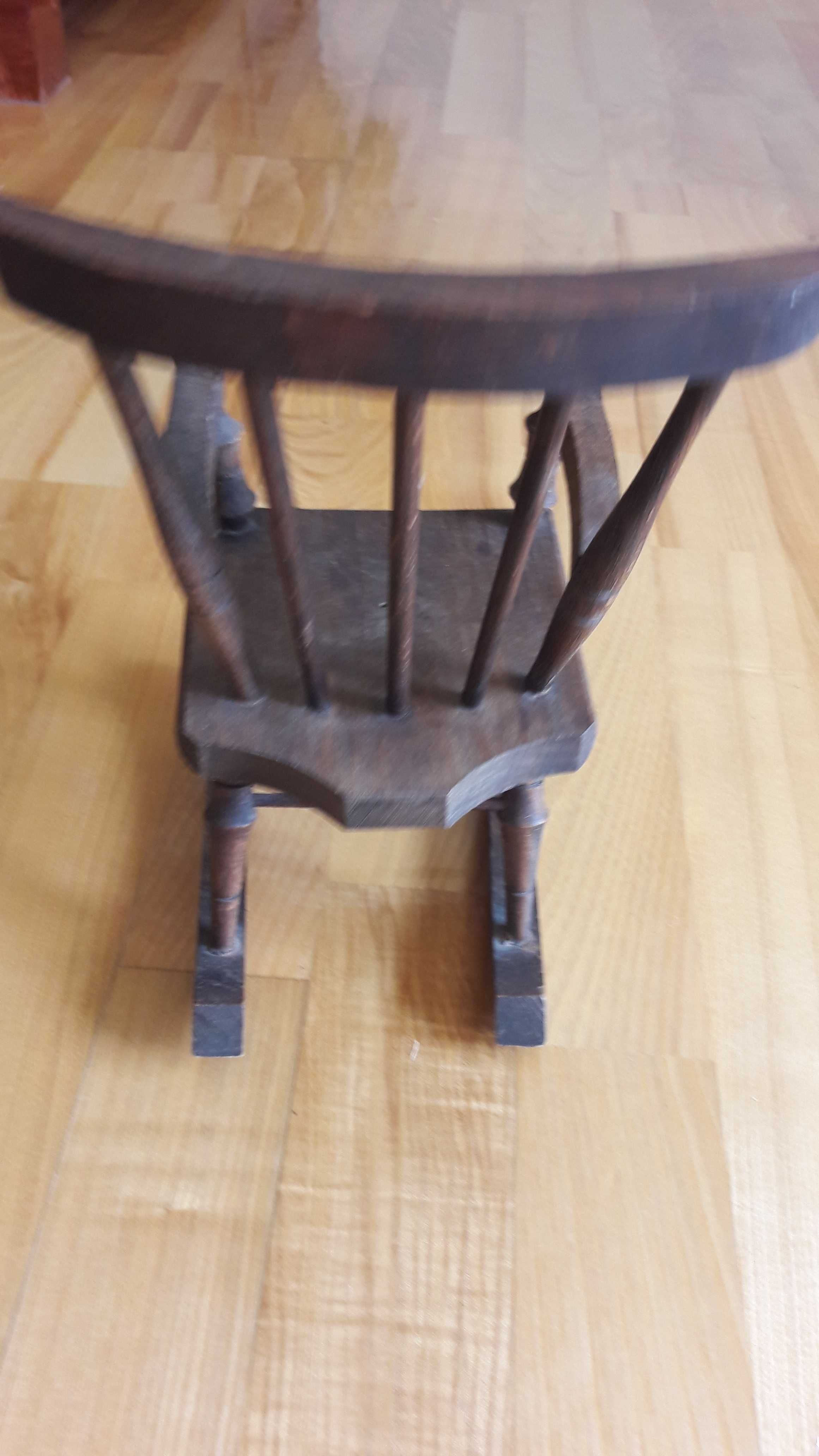 Malutki stary drewniany fotel fotelik bujany dla lalki -zabawka