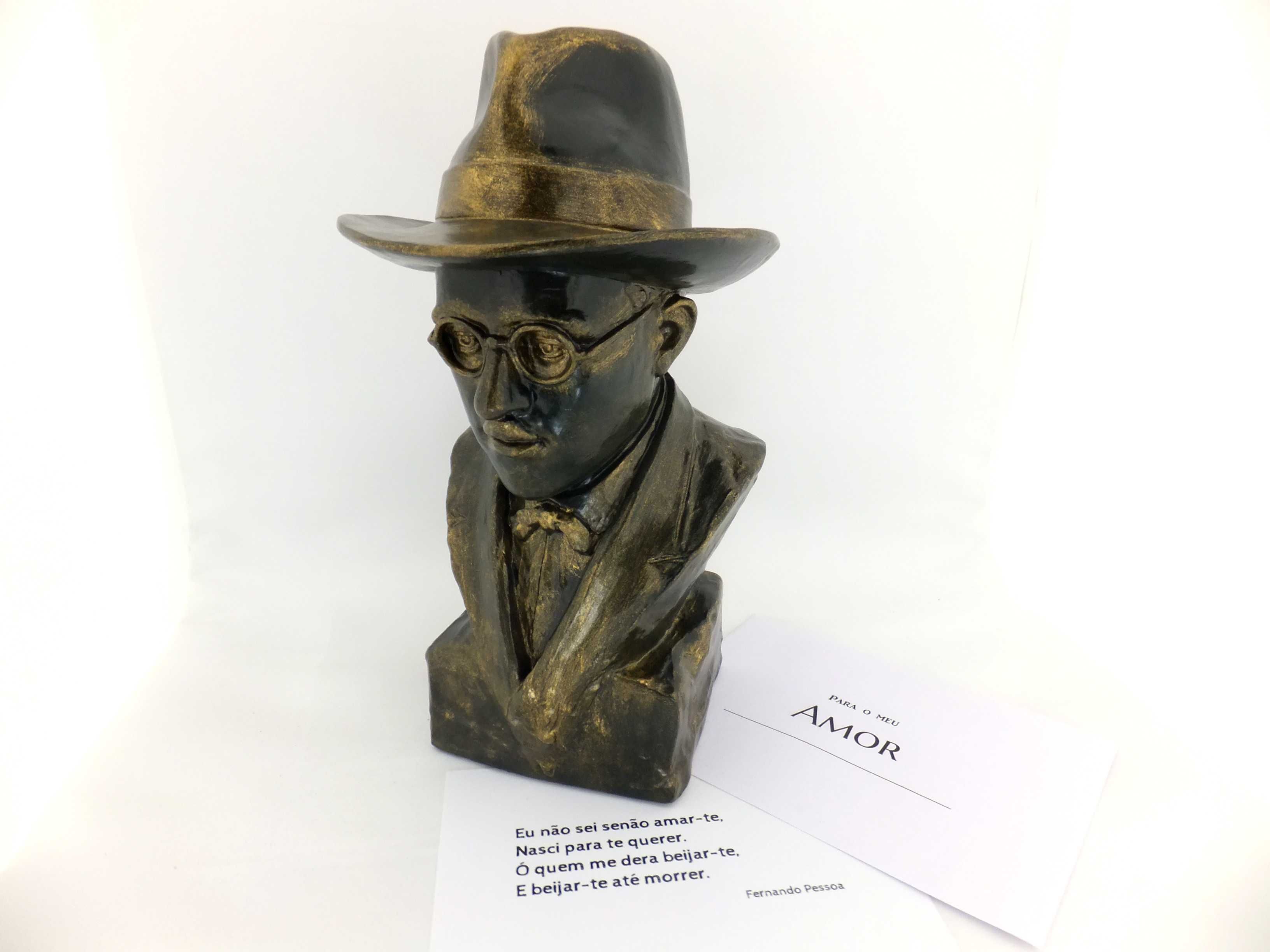 Busto de Fernando Pessoa