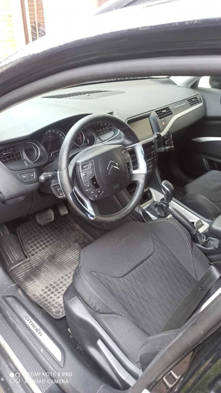 Citroen C5 diesel 1,6 automat bez aktywnego zawieszenia.
