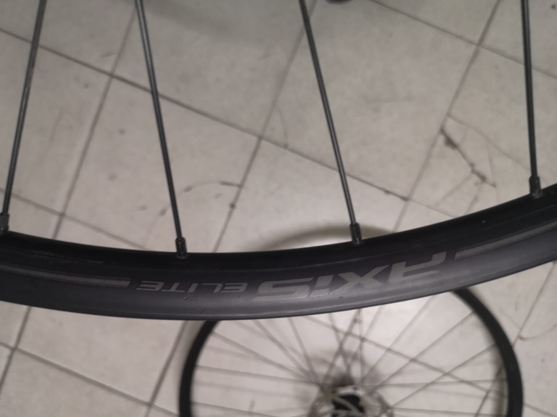 Rodas Axis Elite