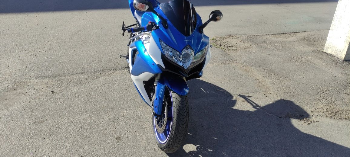 Продам SUZUKI GSX-R 600