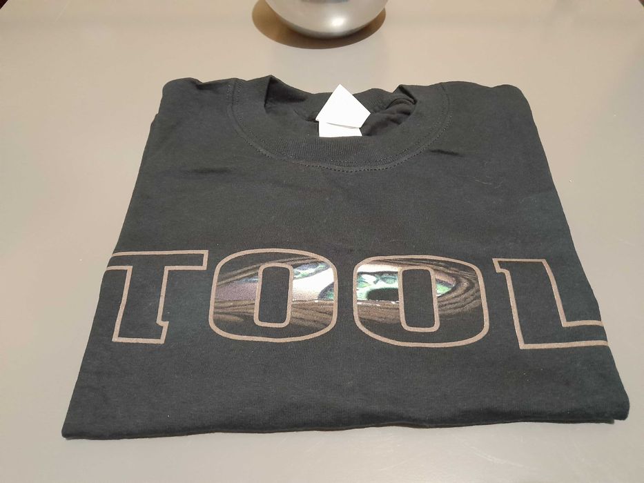T- Shirt em algodão da Banda TOOL tamanho M em bom estado