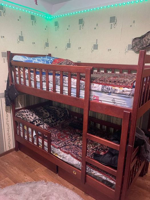Двухярусная кровать