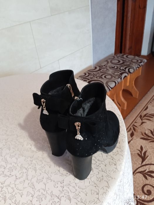 Ботіночки з натуральної замші