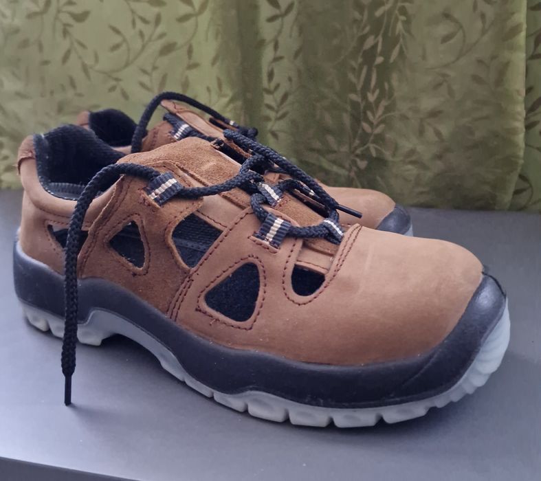 Sandały obuwie buty robocze ze skóry 52N PPO Strzelce Opolskie r41