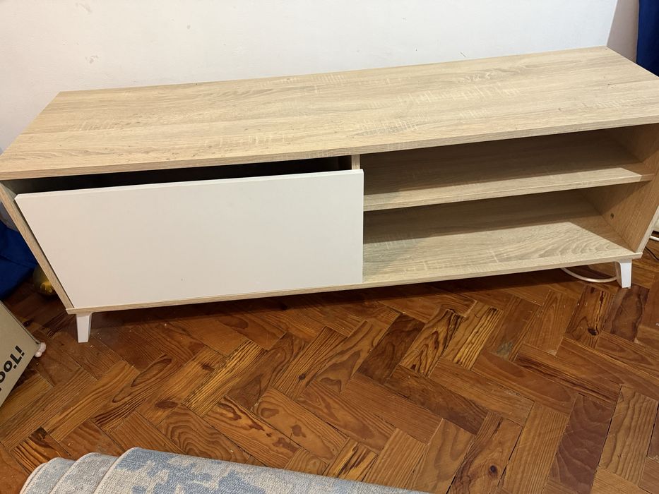 Base tv com porta branca