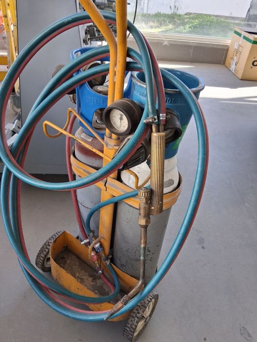 Vendo maçarico completo com garrafas e manómetros