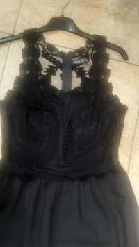 Mała czarna śliczna sukienka z koronką S House
