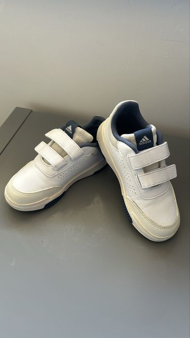 Sapatilhas Adidas Disney (tamanho 27)