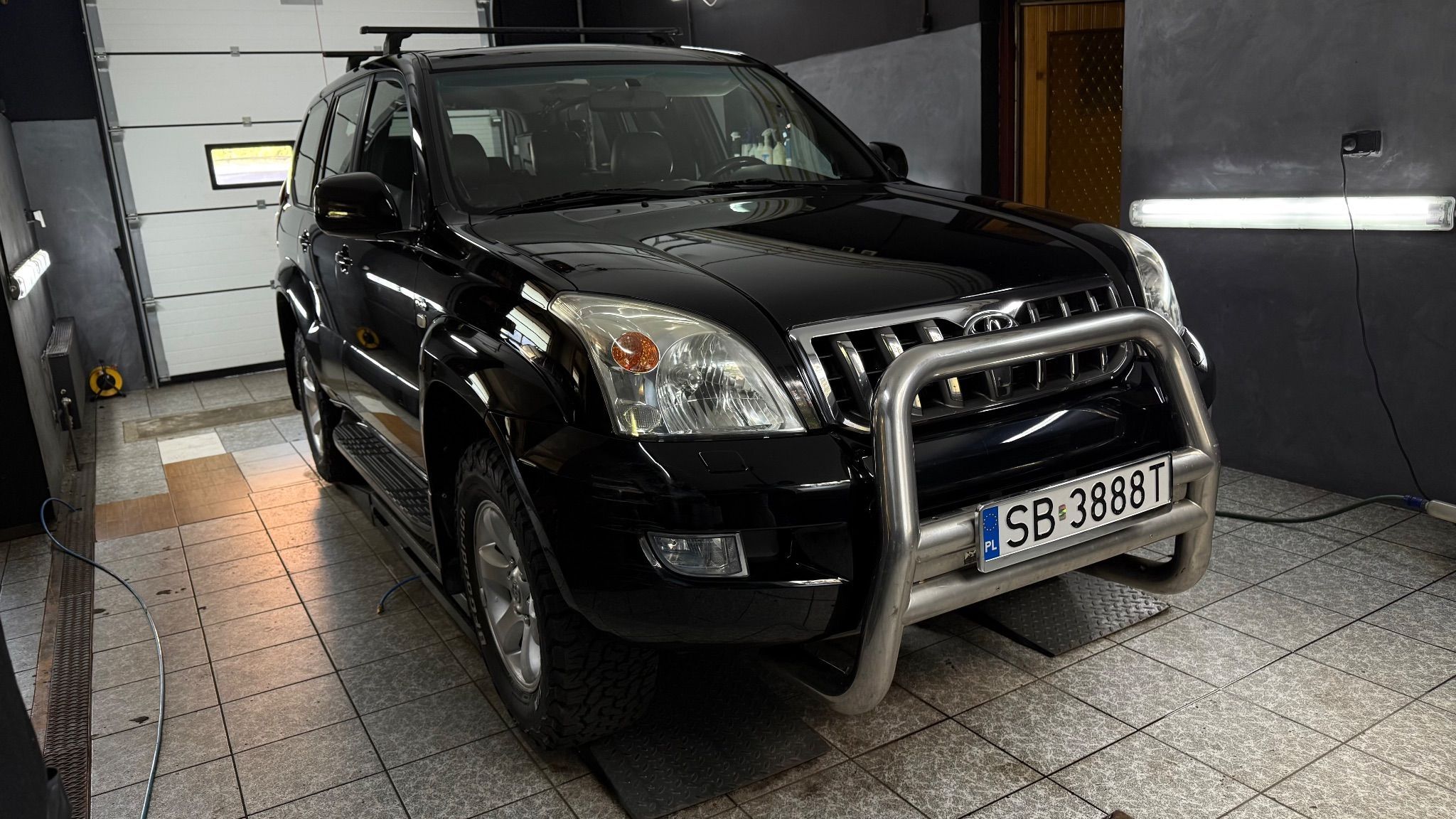 Toyota Land Cruiser Automat | 7-osób | Pneumatyka | Hak | Polska historia | Pewny egzempla