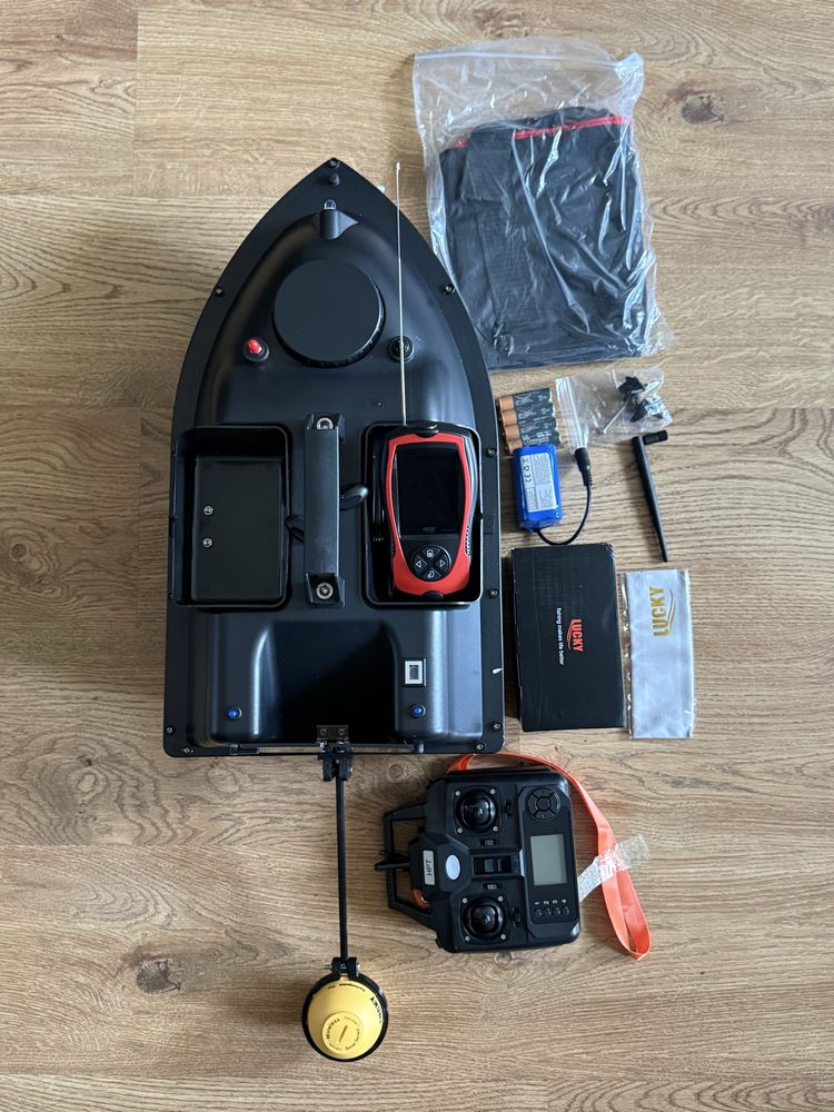 Łódka zanętowa v18 GPS Echosonda LUCKY