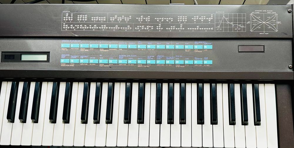 Yamaha Dx7 - legendarny syntezator FM stan bardzo dobry
