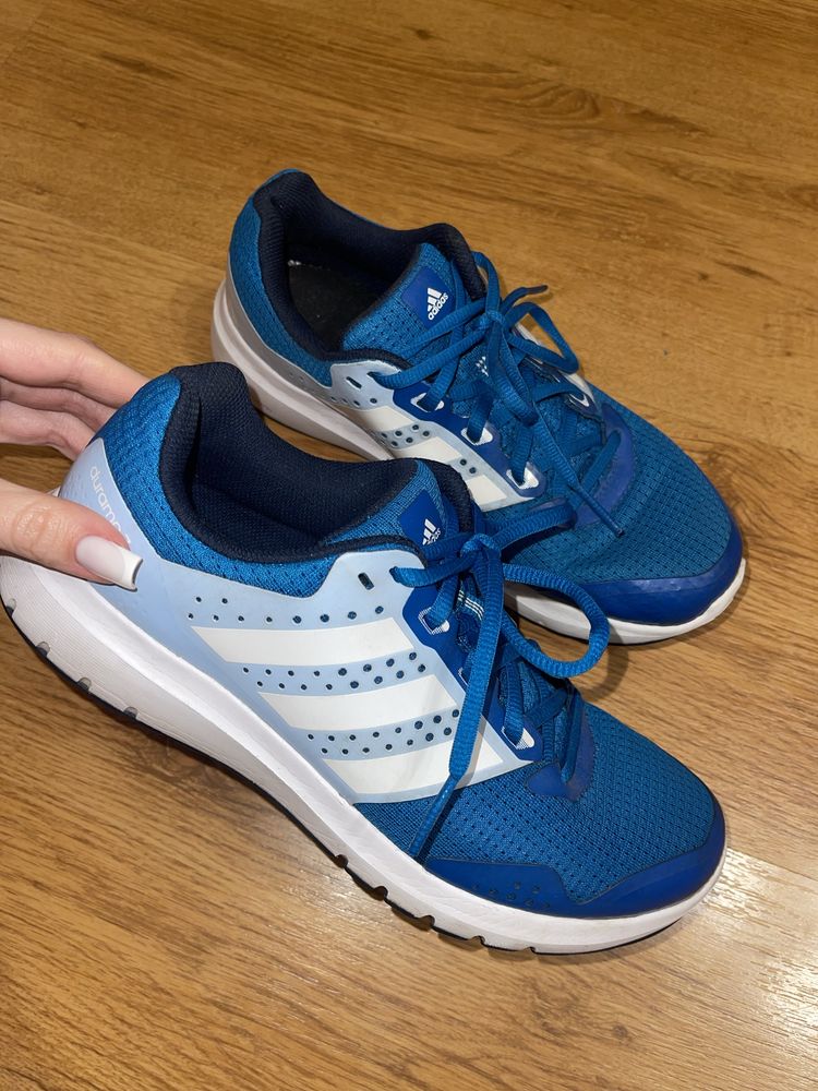 Продам кросовки для бігу або для повсягденого взутя adidas original