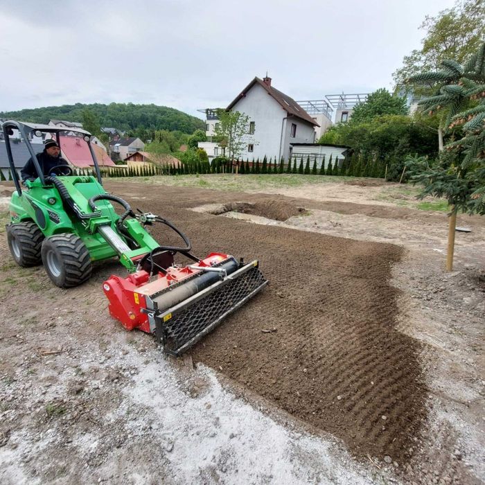 Usługi ogrodnicze glebogryzarką separacyjną Avant, zakładanie trawnika