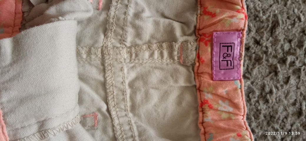 Spodnie materiałowe dla dziewczynki rozmiar 116