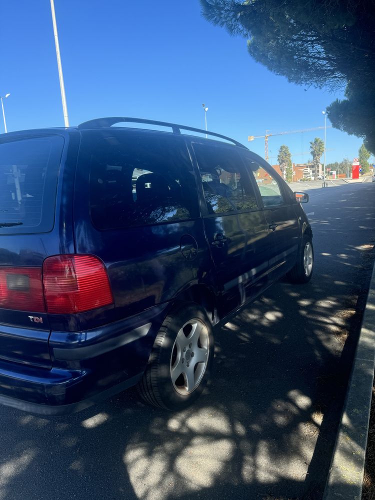 Vw Sharan com poucos klm