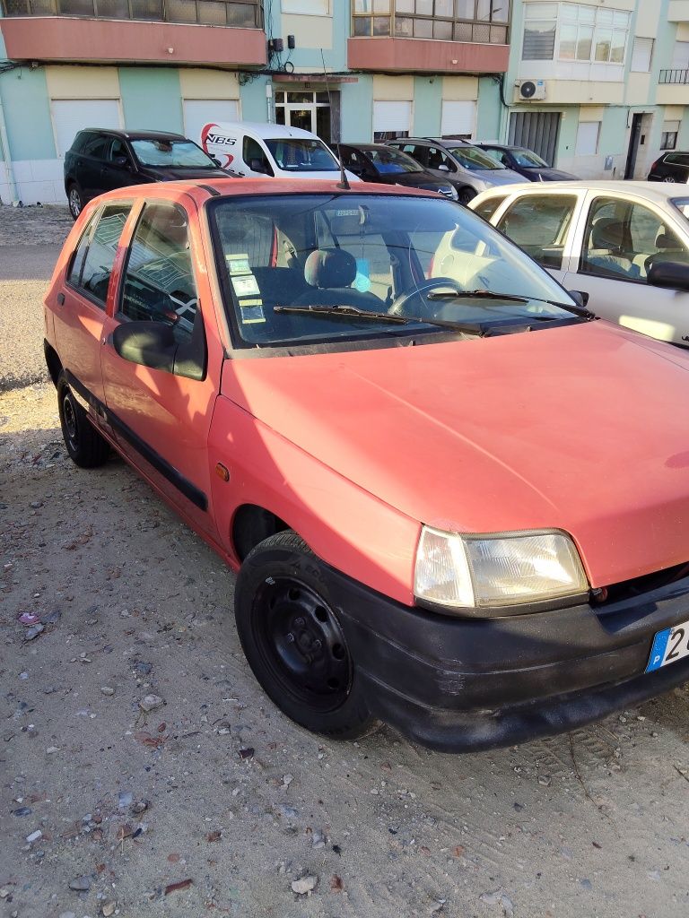 Renault RL em ótimo estado, motor fiável