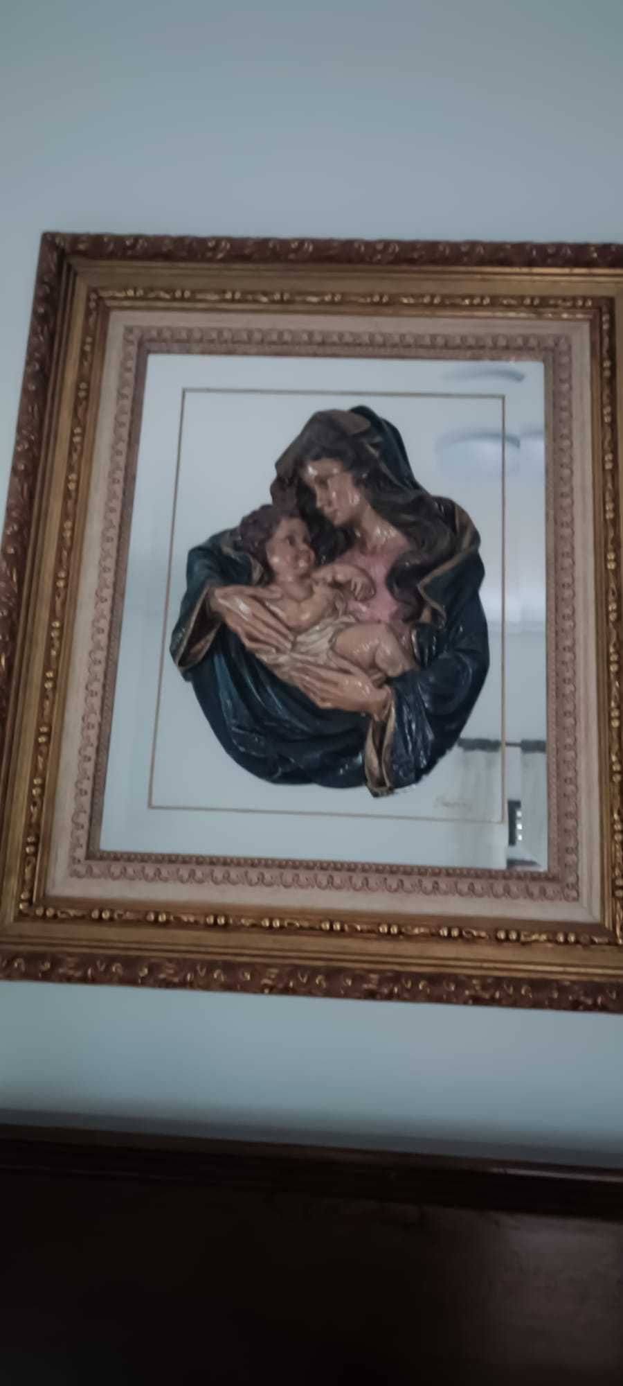 Quadro imagem de madeira pintada á mão com fundo em espelho e moldura