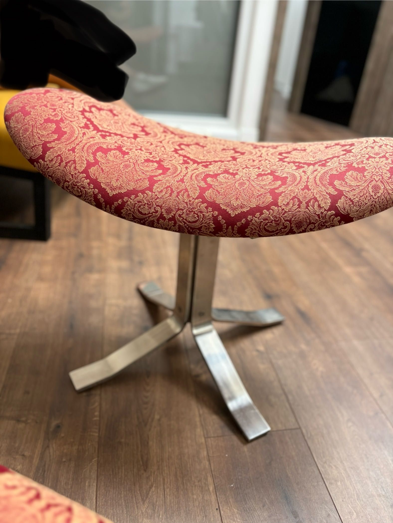 Stylowe  fotele z podnóżkiem Corona ,2sztuki,Corona Chair 5000