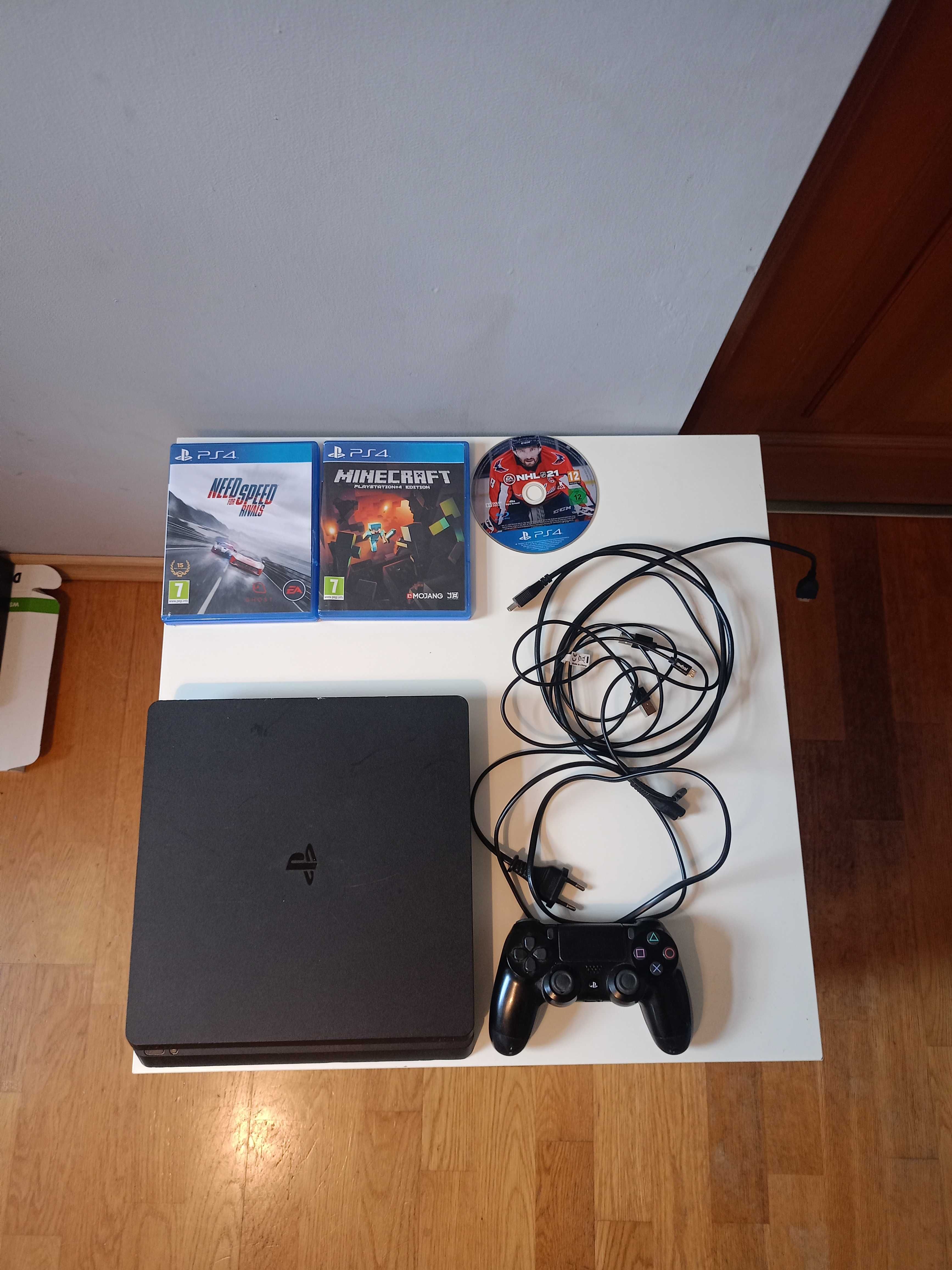 PlayStation 4 Slim + Pad + 3 gry