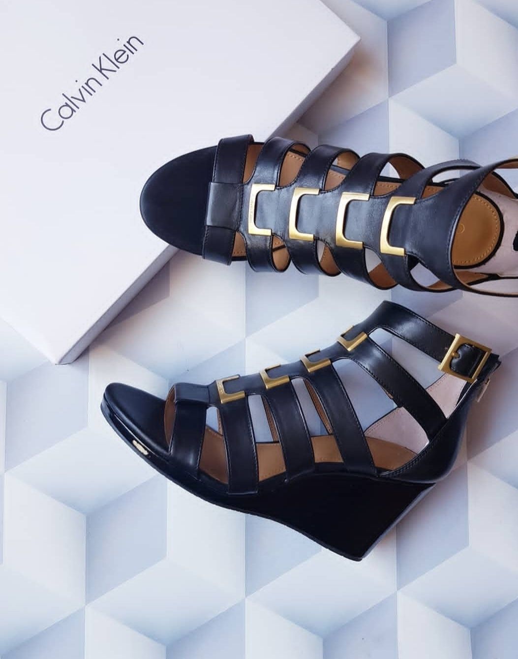 Черные босоножки на танкетке кожа Calvin Klein р. 39, 5
